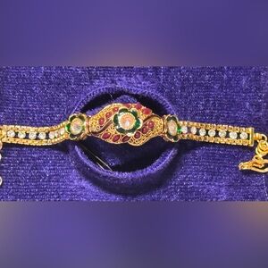 Vintage Gold Plated Floral Stone Adjustable Boho Fashion Bracelet.